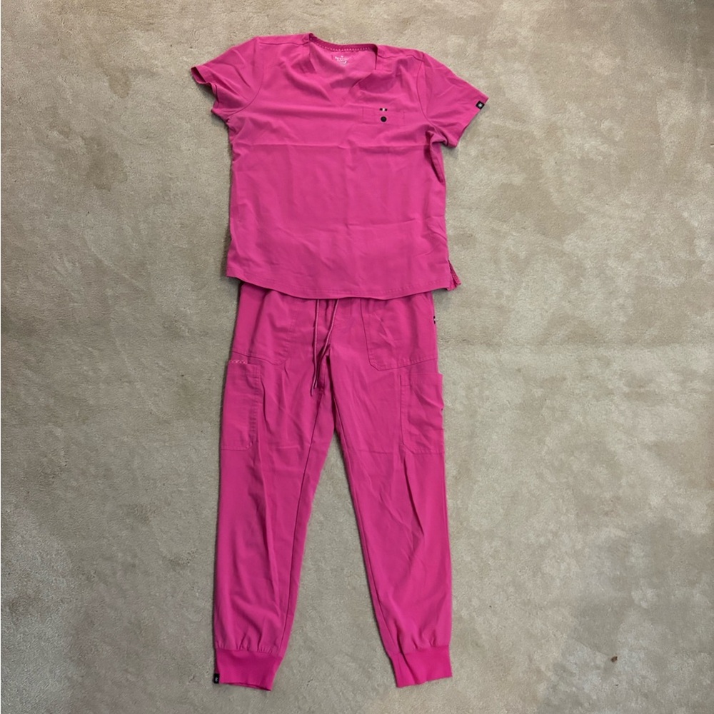 Beyond scrubs set